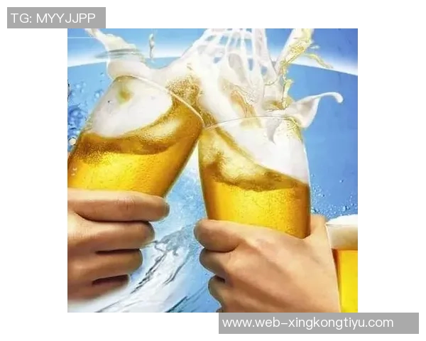 凯恩与妻子共享啤酒节欢乐时光为这一周的美好回忆添上完美句号